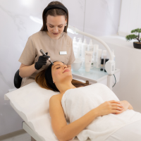 Quel est le meilleur moment de l’année pour faire du microneedling ?