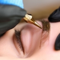 Maquillage permanent à Namur : Comment bien choisir son praticien en dermopigmentation ?